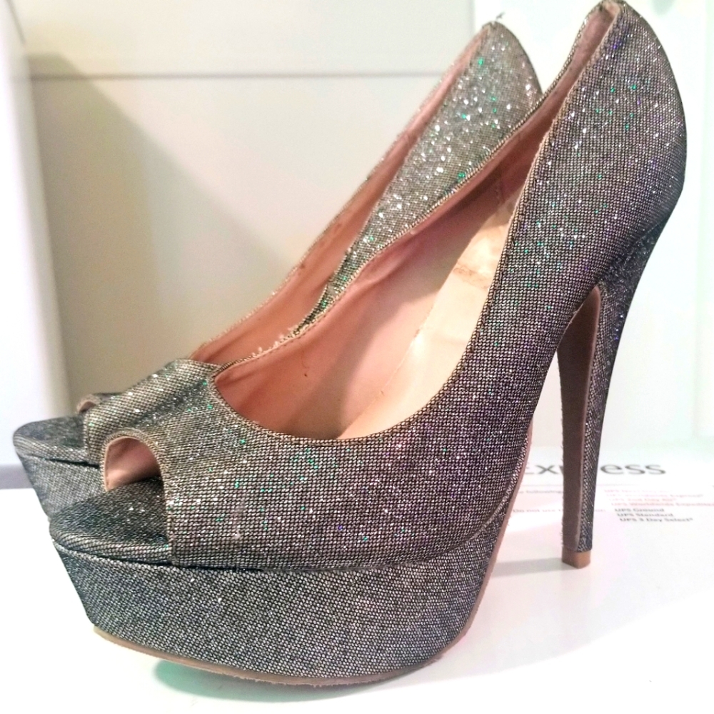 Glitter pep-toe heels